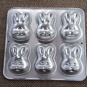 Vintage Mini Bunny Cake Pan Wilton 1992